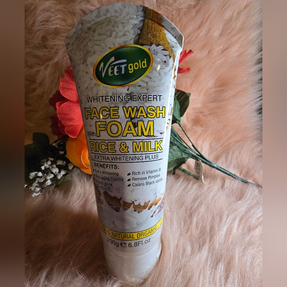 Veet Gold Rice & Milk Foamy Face Wash 200g - Picture 3 of 3